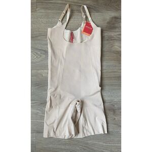 NEW Spanx Sara Blakely Nude‎ Tan Open Bust Sculpt Sleeveless Bodysuit Size M